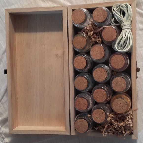 Cold water tye dye kit ( 15 different colors in kit ) - Picture 2 of 5